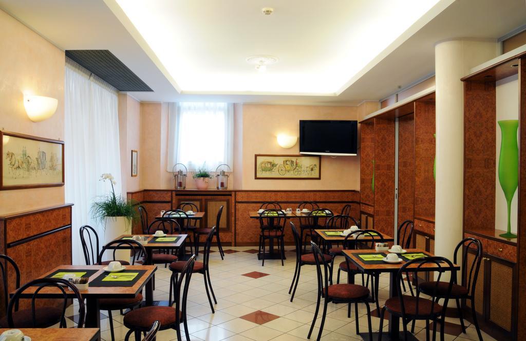 Hotel Button Parma Esterno foto